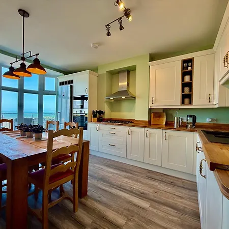 Apartment The Anchorage - Ocean Front Deck Saltburn-by-the-Sea