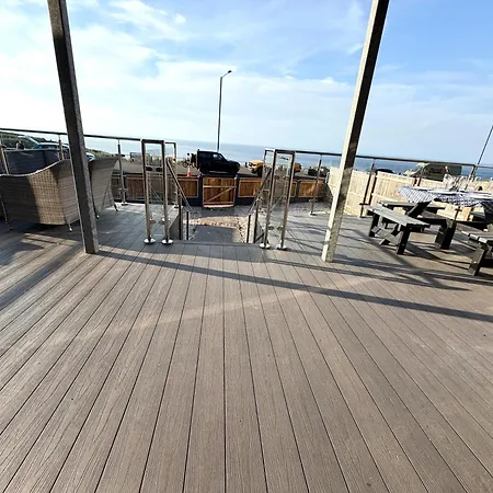 The Anchorage - Ocean Front Deck Apartment Saltburn-by-the-Sea